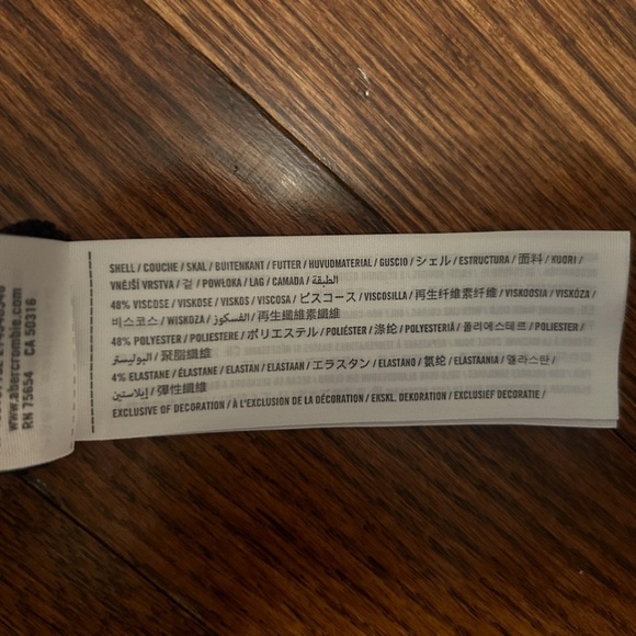 Abercrombie & Fitch - Low Back Long Sleeve Sweater (White) - Picture 3 of 3